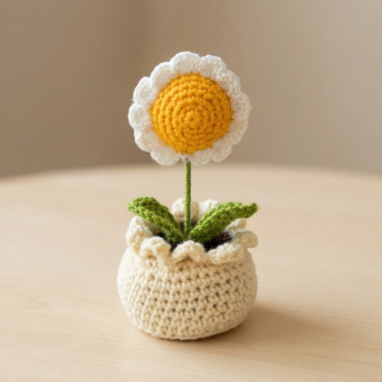 Dekorly Handmade Crochet White Daisy Flower Pot Décor – Yarn Floral Tabletop Showpiece for Home, Office & Gift Use (6 Inch Height)