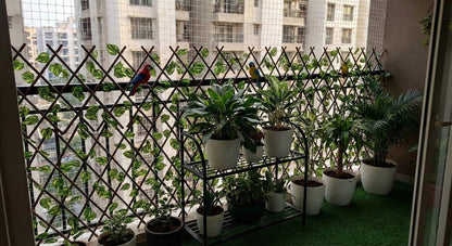 Dekorly Artificial Ivy Leaf Trellis Fence, 10ft x 4ft Expandable Grass Fence, UV Protected Faux Greenery for Outdoor & Indoor Use